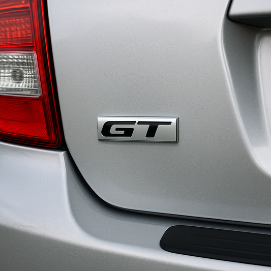 Adesivo auto GT in metallo con adesivo 3M - Cargadget.it