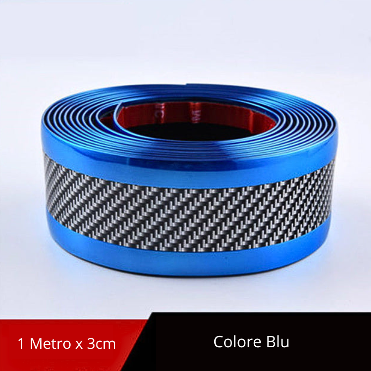 Battitacco adesivo universale effetto fibra di carbonio - Cargadget.it